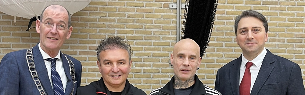 Mensen bij het Auni Toernooi in Hengelo